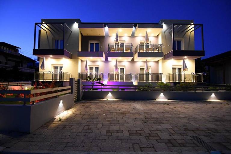 Niriides boutique suites - Bed and Breakfast Néa Vrasná