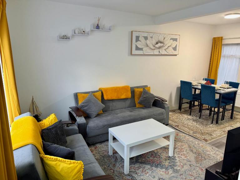 Cosy Retreat Your Home Away - B&B Portsmouth