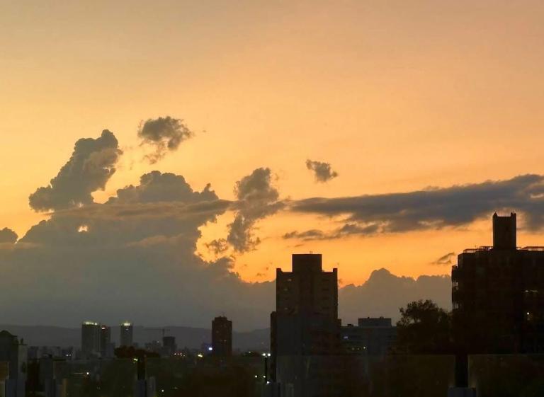 Depto con hermosas vistas, centro con solarium y seguridad - Ferienwohnung Córdoba
