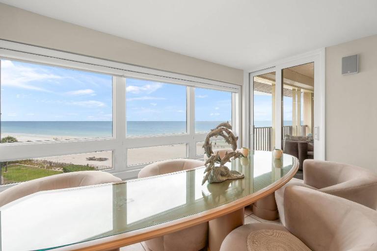 Siesta Breakers Penthouse on the Beach - B&B Sarasota
