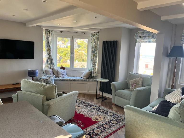 Home from home beach house close to the sea - B&B Sandsend
