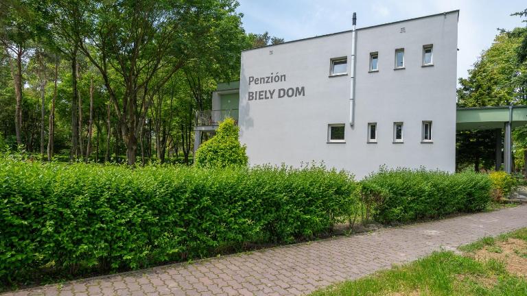Penzión Biely dom - Ferienwohnung Dunajská Streda