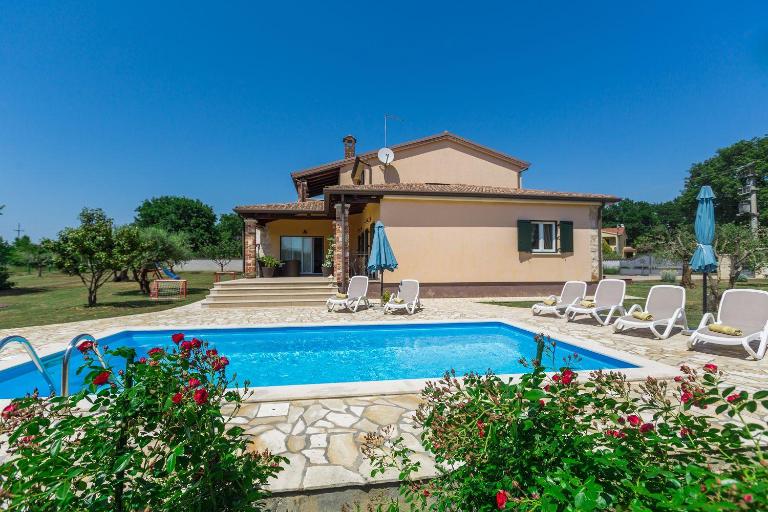 Traumhafte Villa mit Privatpool, Tischtennis, Babybett, Hundefreundlich - Ferienwohnung Kirmenjak