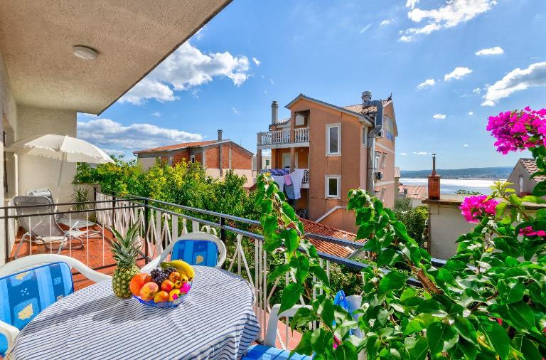 Vintage-Style Apartment nur 450 Meter zum Strand mit Meerblick - Hunde willkommen - B&B Crikvenica