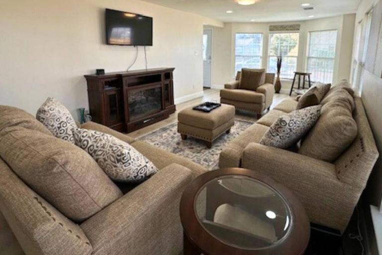 Family-Friendly Stay Near Downtown Houston - B&B Houston