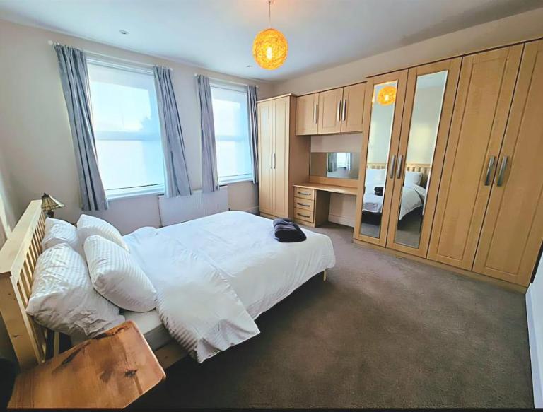 Roomy, comfortable Greater London home, sleeps 8 - B&B Thornton Heath