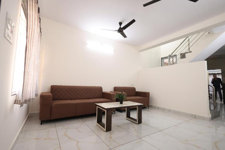 Shiv HomeStay - Peaceful & Comfort Stay Nr Dwarka - Chambres d'hôtes Wiroli
