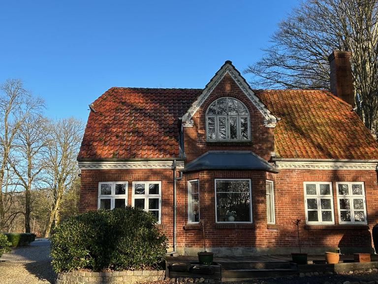 Fully equipped in beautiful nature with lake view - B&B Tistrup Stationsby