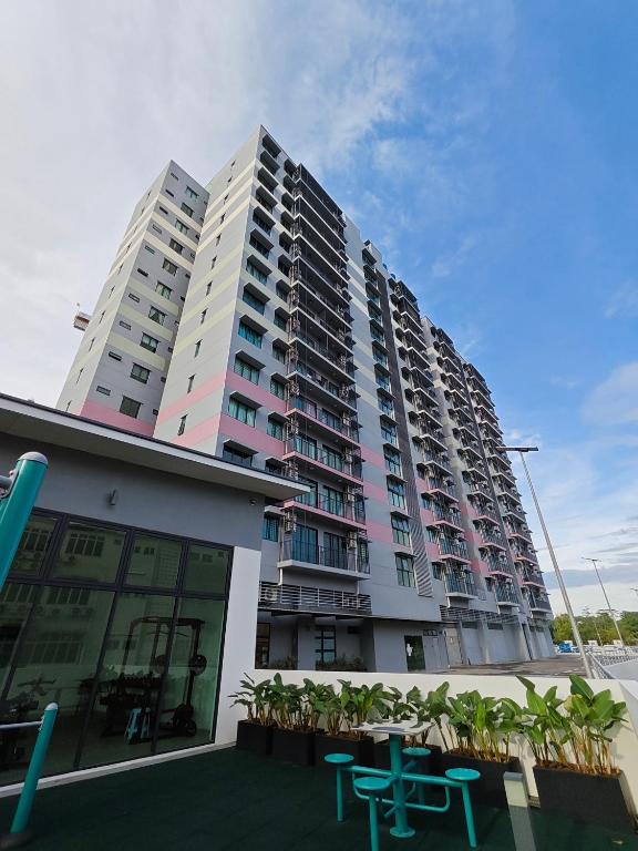 Kenny Hill Residence Kuching by PILLOWTALKS - Bed and Breakfast Kuching