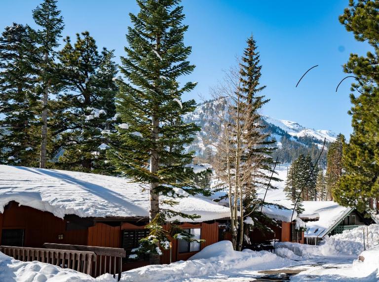Canyon Lodge properties by 101 Great Escapes - Bed and Breakfast Mammoth Lakes