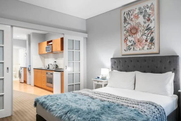 708 Enchanting Urban CBD Oasis 1BR & Balcony - B&B Perth