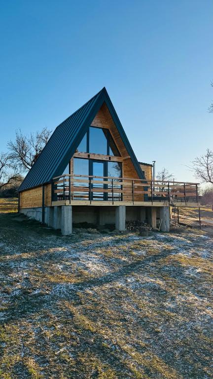 Secluded A-Frame Cabin with Private Hot Tub & Mountain View - Ultimate Privacy - B&B Șelari