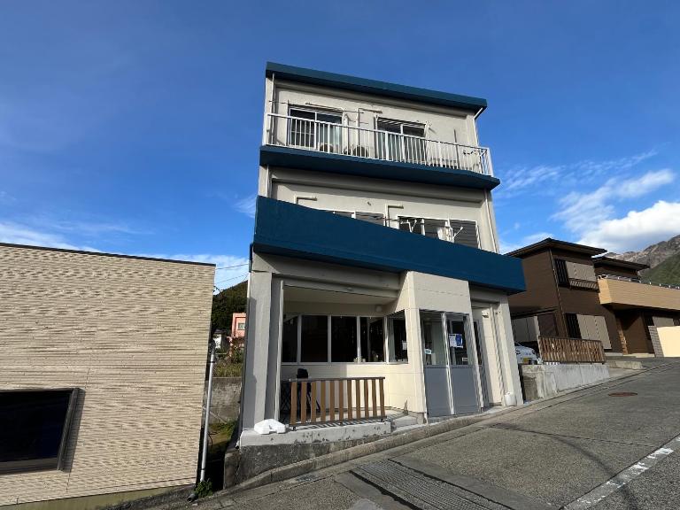 Guesthouse&Café Deep - Chambres d'hôtes Kōzushima