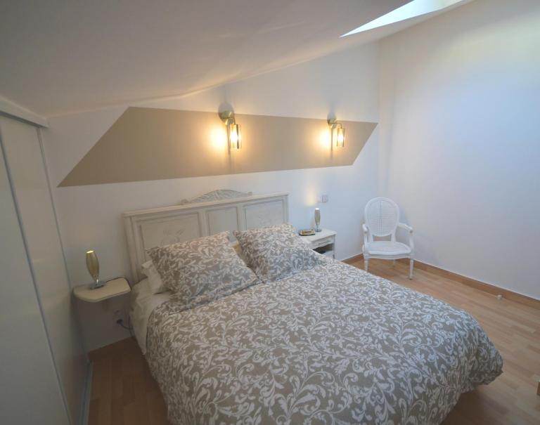 Appartement neuf centre ville avec stationnement sécurisé - B&B Toul