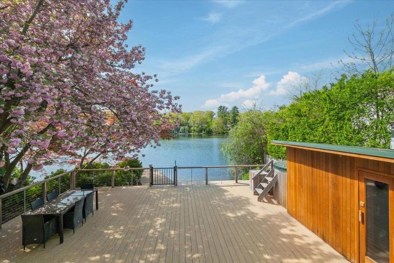 Cherry Blossom Lake House - Ferienwohnung Lake Peekskill