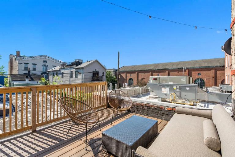 Luxury and Modern Apt with Patio only 10 Min to Times Square - Chambres d'hôtes Jersey City