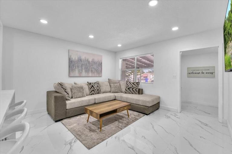 Oasis With Pool and Putting Green - Ferienwohnung Hollywood