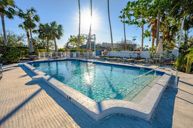 Spacious 1st-Floor Siesta Key Condo Across from #1 Beach - Villa Maritima - Ferienwohnung Siesta Key