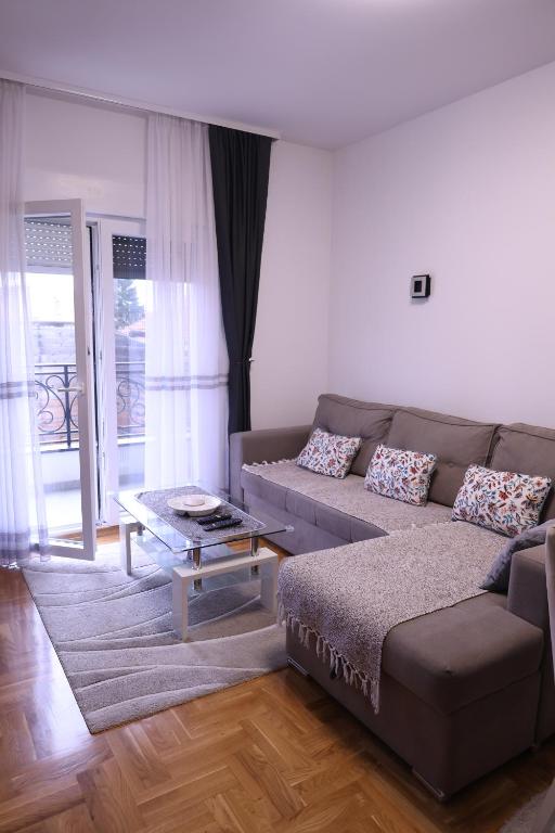Splendid J&R apartman - Ferienwohnung Bijeljina