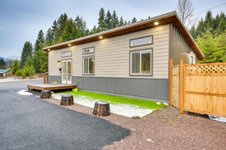 1 Mi to Waterfront Trails, Troy Home w/ Hot Tub! - B&B Troy