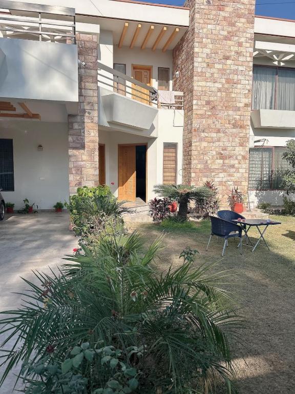 Attock koti-Family Stay-6BR-WiFi-Overseas Guests - B&B Little Attock