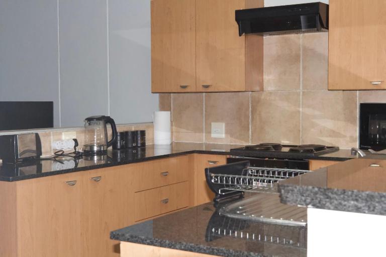 2 Bed Sandton Apartment - Bed and Breakfast Johannesburg