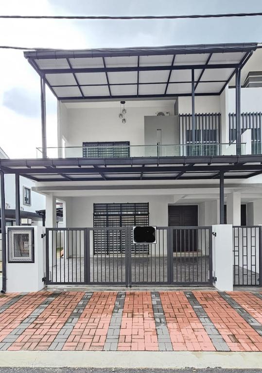 Suria Aman Homestay Semi-D 5 Rooms 5 Bathrooms - B&B Taiping