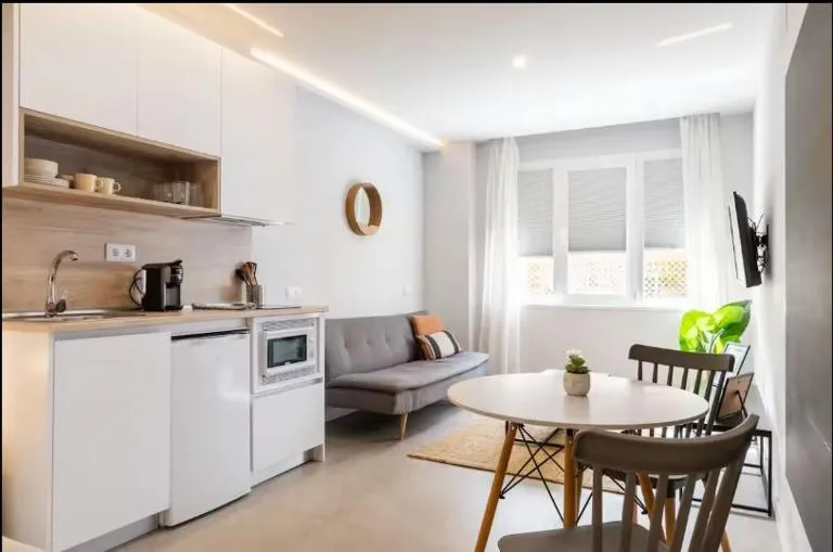 Genesis-Loft San Enrique 14 - Bed and Breakfast Madrid