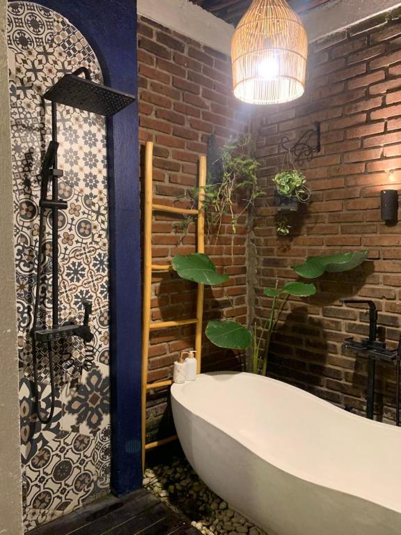 JOGLO ALINA Homestay Syari'ah - B&B Tuwel