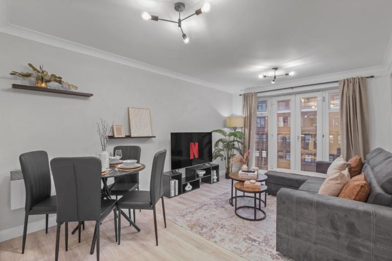 Modern 2 Bed Apartment, Secure Parking, Central - B&B Hemel Hempstead