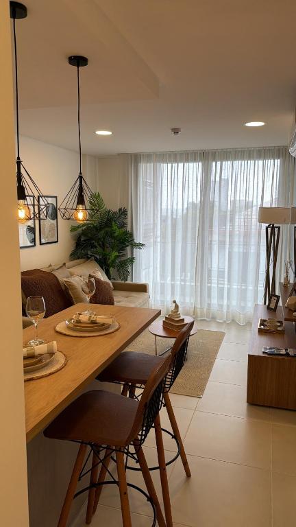 Lujoso Apartamento en edificio frente a la playa San José! - Ferienwohnung Encarnación