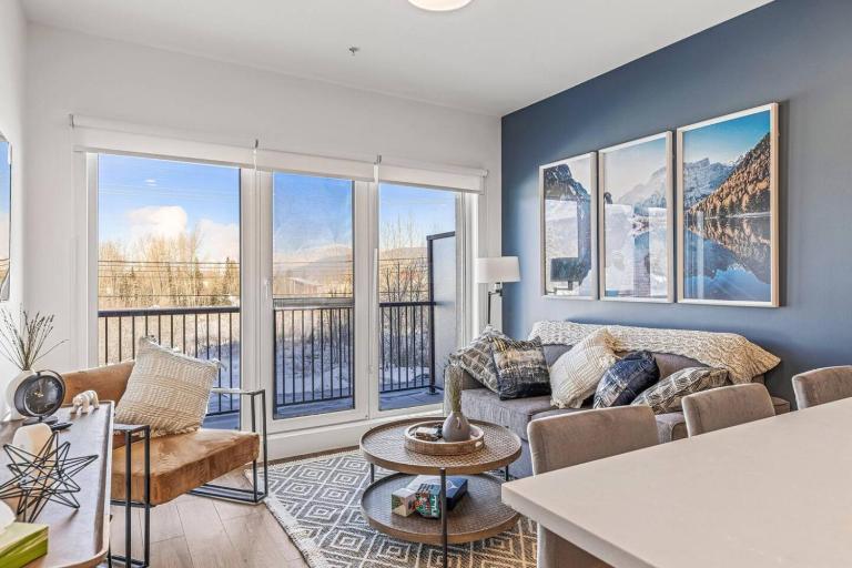 Cozy 2BR apartment in Golden near DT - B&B Golden