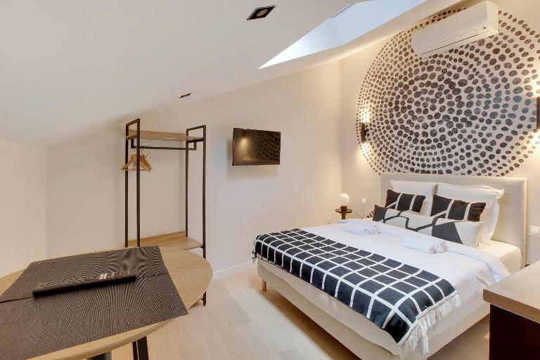 Cozy, Air-Conditioned Studio in Neuilly - B&B Neuilly-sur-Seine