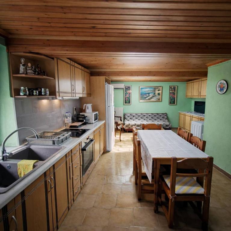 Where Time Slows Repanidi Village Escape - Bed and Breakfast Repanídhion
