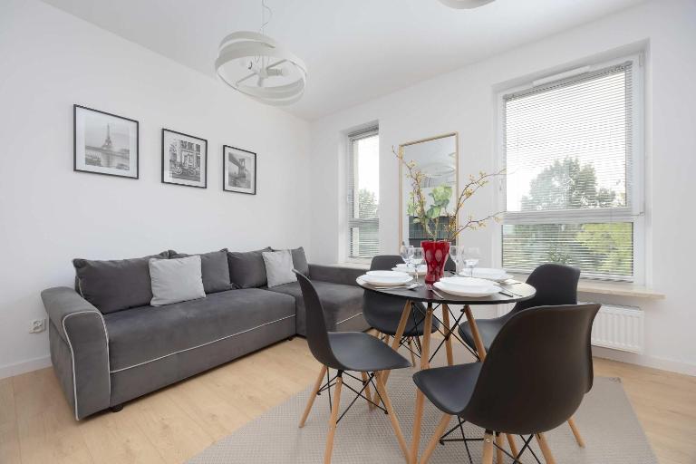 Elegant Apartment Szafrańców by Noclegi Renters - B&B Warsaw