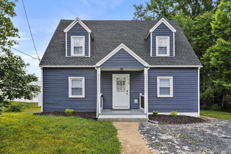 Cozy w Fenced Yard Games & Walkable to Luray - B&B Luray