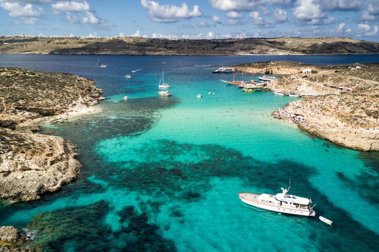 Front Row Malta - Enjoy Valletta Sunsets from this Seafront Home with 3 Bedrooms Overlooking Grand Harbour - B&B Kalkara
