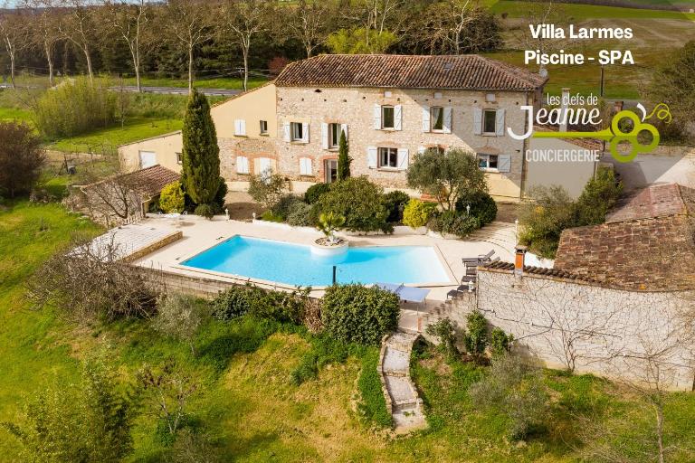 Villa Larmes - Spacieuse - Piscine - SPA - B&B Puybegon