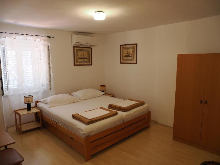 Apartman Tanja - Bed and Breakfast Cres (stad)