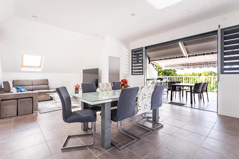 appartement haut standing au grands fonds du moule, 6 pers, très spacieux - B&B Le Moule