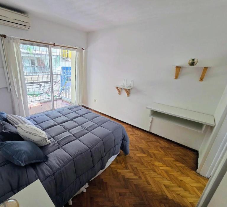 JACARANDA SUITE depto Centrico con Patio Galeria y Balcon - B&B Rosario