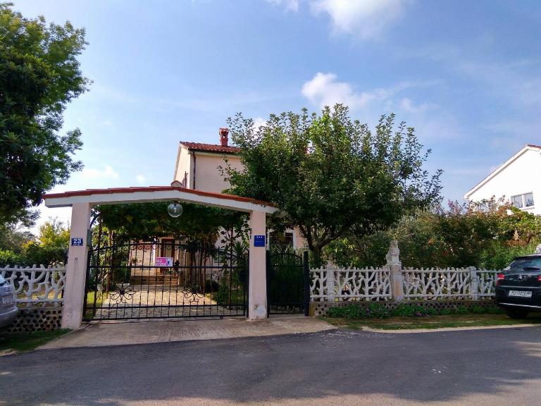 Apartment Gracijana - B&B Parenzo