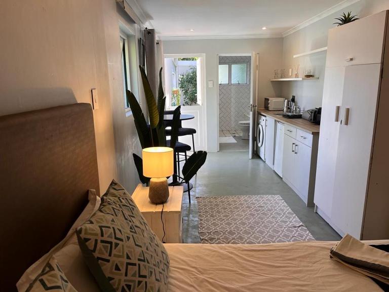 Secluded Silver Mile with solar back-up - B&B Cape Town