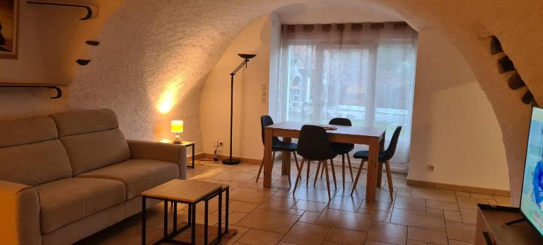 superbe appartement voûté - jusqu'à 6 couchages - Ferienwohnung Tallard