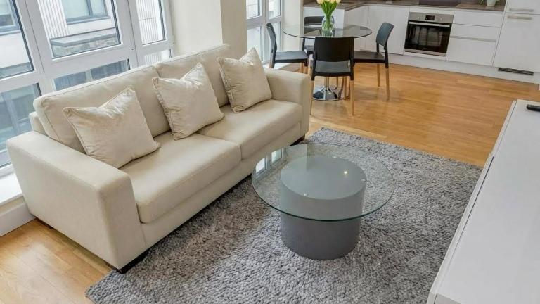 Stylish 1-Bed Greenwich Flat - Fast Links to Canary Wharf - B&B London