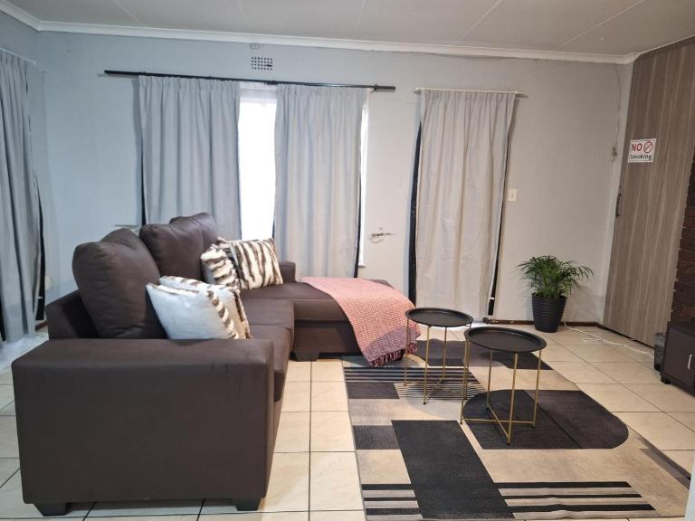 Three-Bedroom House at 16 Durham Street, Kensington, Johannesburg, With Uninterrupted Power Supply - B&B Johannesburg
