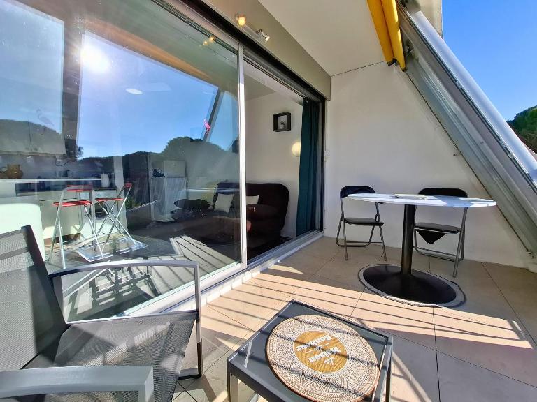 Studio Escale Plage à Port Camargue - Piscine - TV - B&B Le Grau-du-Roi