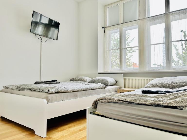 Cosy Long-Term Apartment with Free Parking - Chambres d'hôtes Vienne