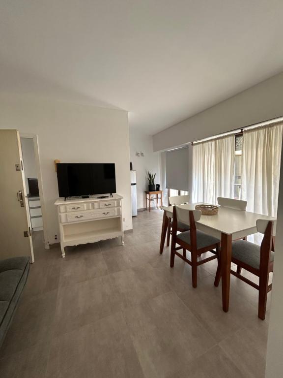 2 ambientes premium frente al Aldrey - Bed and Breakfast Mar del Plata