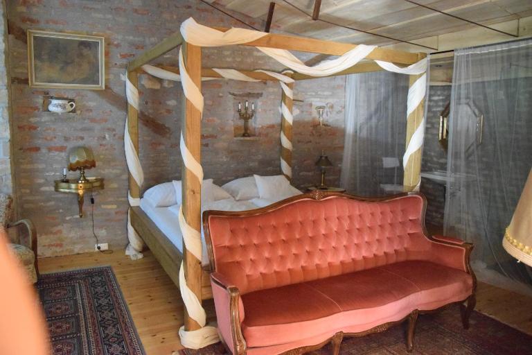 Luca Háza Panzió - Bed and Breakfast Feketeerdő